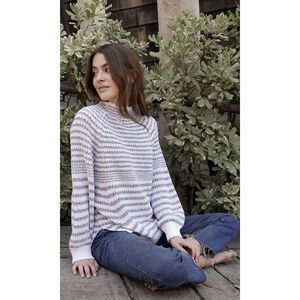 Saylor Mona Sweater Size Small Blue &‎ Creme lightweight Soft Classy Casual